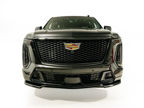 Used 2025 Cadillac Escalade V AWD/4WD image 6