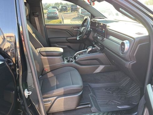 Used 2024 Chevrolet Colorado LT w/ LT Convenience Package RWD image 13