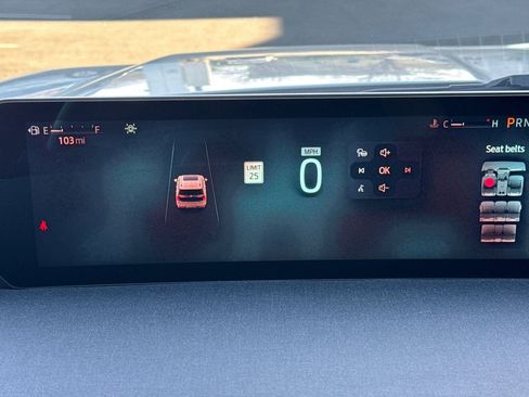 Used 2025 Ford Expedition Active image 29