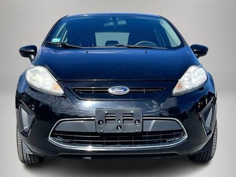 Used 2012 Ford Fiesta SE image 3