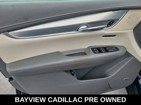 Used 2017 Cadillac XT5 Luxury w/ Driver Awareness Package FWD image 19