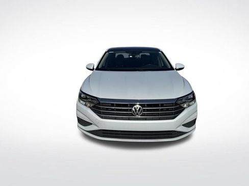Used 2019 Volkswagen Jetta SE FWD image 3
