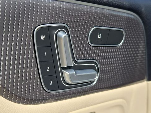 Used 2020 Mercedes-Benz GLB 250 image 18