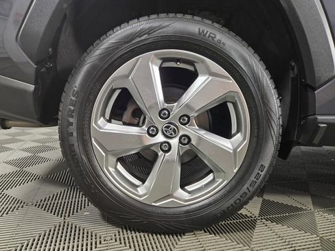 Used 2020 Toyota RAV4 Limited image 12