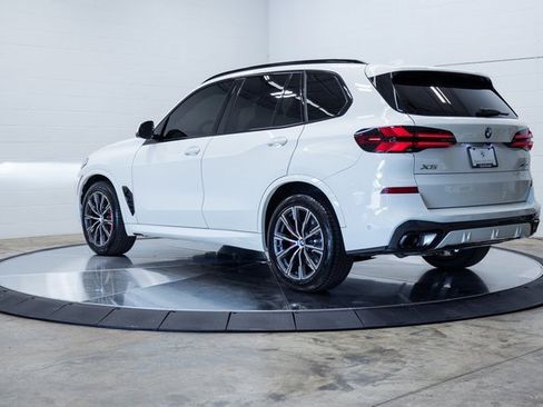 Used 2025 BMW X5 xDrive40i w/ M Sport Package image 7
