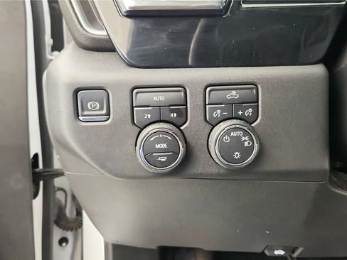 Used 2023 Chevrolet Silverado 1500 LT AWD/4WD image 22