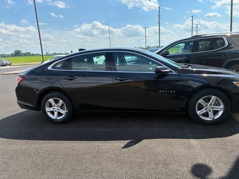 Used 2022 Chevrolet Malibu LT FWD image 3