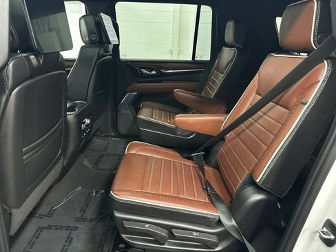 Used 2023 GMC Yukon XL Denali Ultimate AWD/4WD image 22