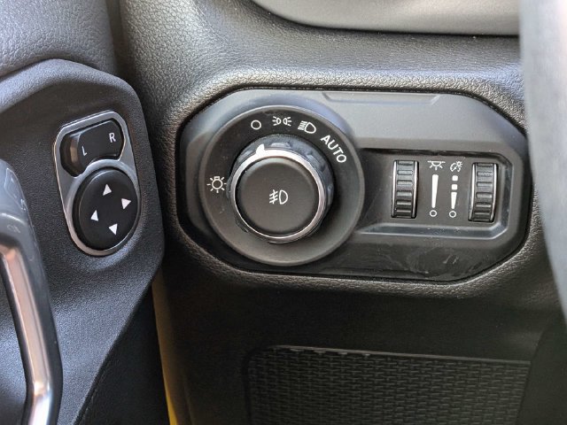 Used 2021 Jeep Wrangler Unlimited Rubicon AWD/4WD image 31