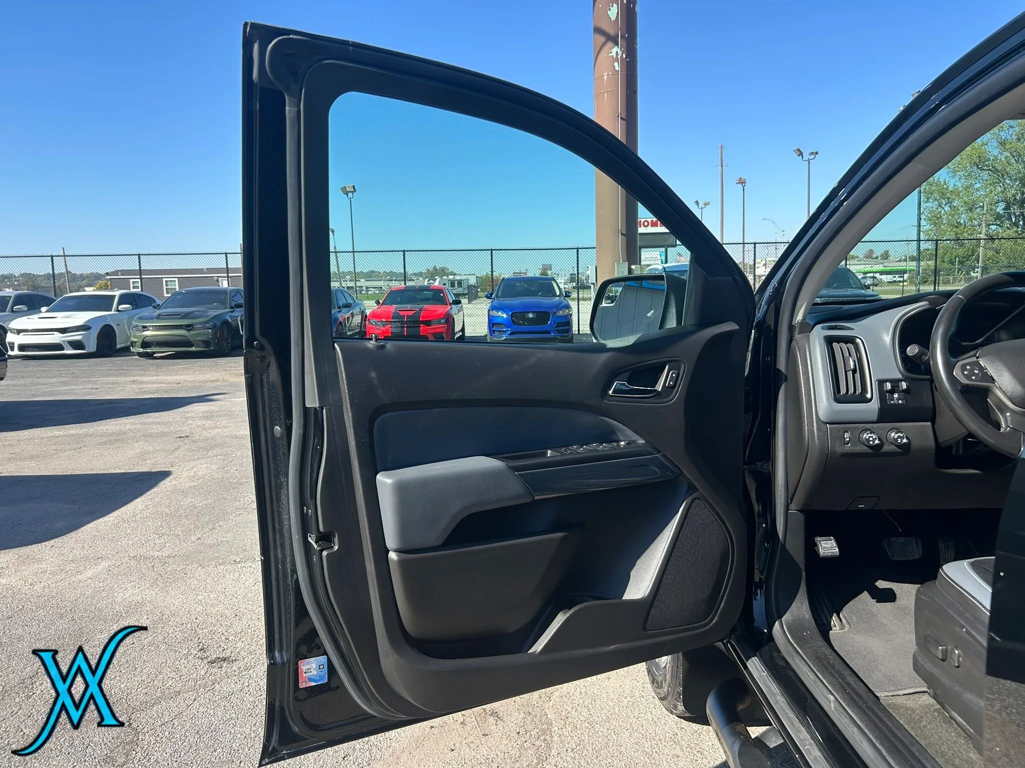 Used 2018 Chevrolet Colorado Z71 AWD/4WD image 10
