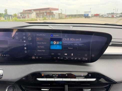Used 2025 Buick Enclave Avenir w/ LPO, All-Weather Package FWD image 18