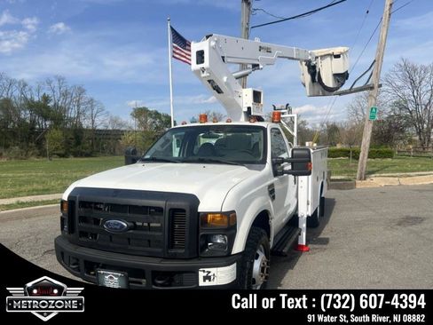 Used 2009 Ford F350 XL image 2