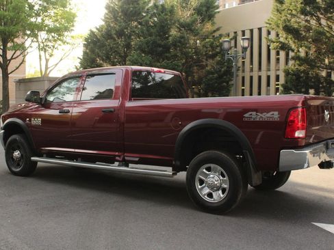 Used 2018 RAM 2500 Tradesman w/ Chrome Appearance Group AWD/4WD image 9