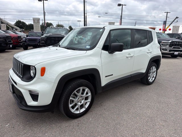 Used 2023 Jeep Renegade Latitude AWD/4WD image 2