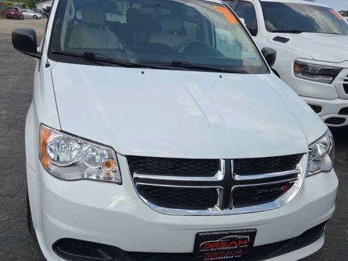 Used 2018 Dodge Grand Caravan SE FWD image 5