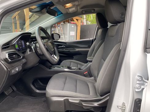 Used 2023 Chevrolet Bolt LT w/ Driver Confidence Package FWD image 13