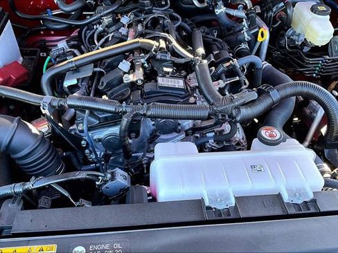 Used 2025 Toyota 4Runner SR5 image 28