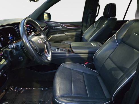 Used 2022 Cadillac Escalade Premium Luxury AWD/4WD image 19