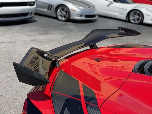 Used 2024 Chevrolet Corvette Z06 w/ Z07 Performance Package RWD image 34