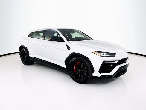 Used 2022 Lamborghini Urus AWD/4WD image 3