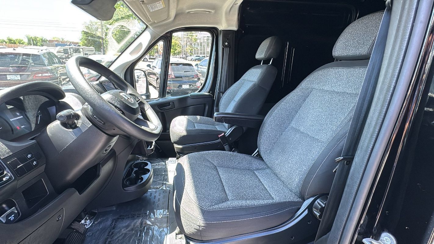 Used 2025 RAM ProMaster 2500 FWD image 11