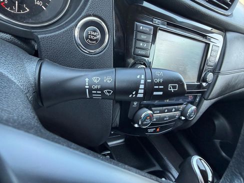 Used 2019 Nissan Rogue SL image 24