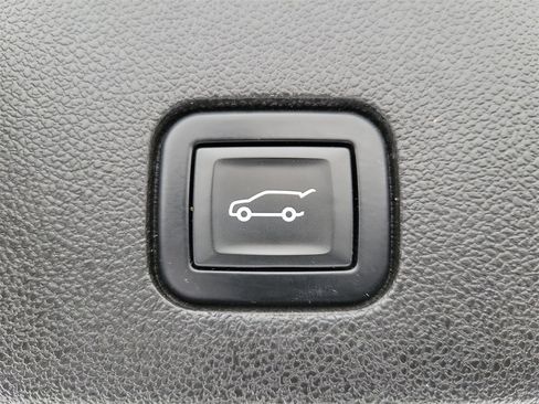 Used 2022 Cadillac XT6 Premium Luxury w/ LPO, Floor Liner Package image 10