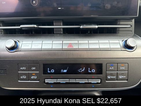 Used 2025 Hyundai Kona SEL image 26