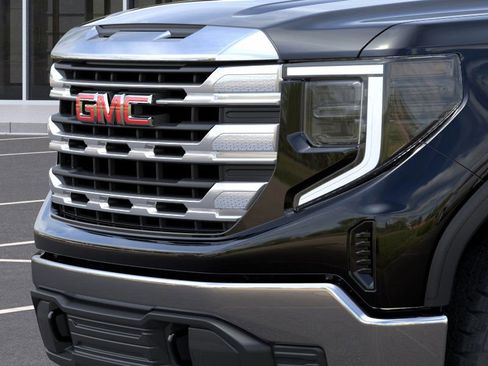 New 2026 GMC Sierra 1500 SLE image 13