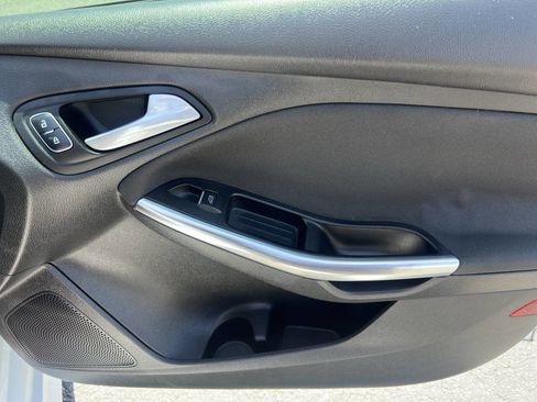 Used 2018 Ford Focus ST FWD image 21