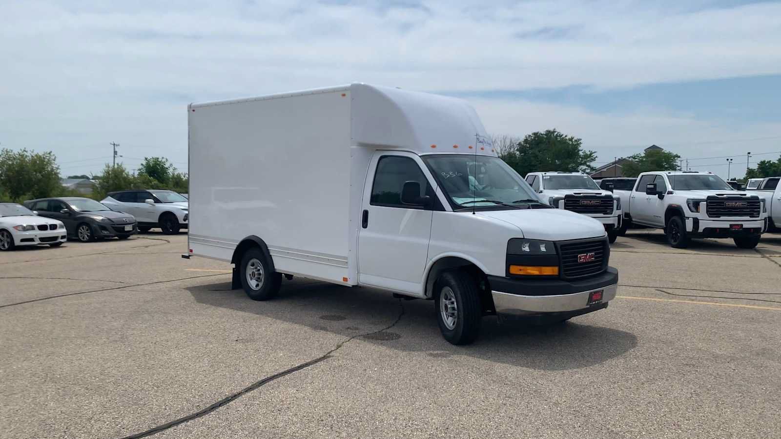 New 2025 GMC Savana 3500 w/ Power Convenience Package RWD image 2