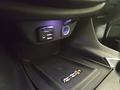 Used 2023 Chevrolet Traverse RS image 29