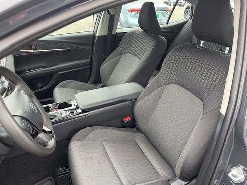 Used 2025 Toyota Camry LE AWD/4WD image 13