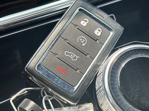 Used 2025 Jeep Grand Cherokee Altitude AWD/4WD image 35