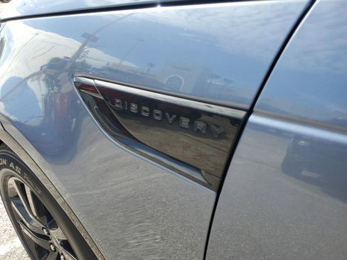 Used 2020 Land Rover Discovery HSE image 10