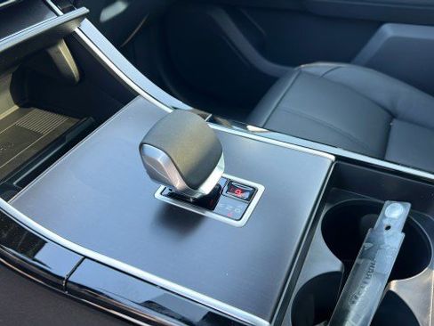 New 2026 Land Rover Range Rover Velar Dynamic SE image 28