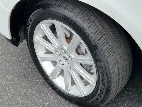 Used 2011 Land Rover Range Rover Supercharged image 6