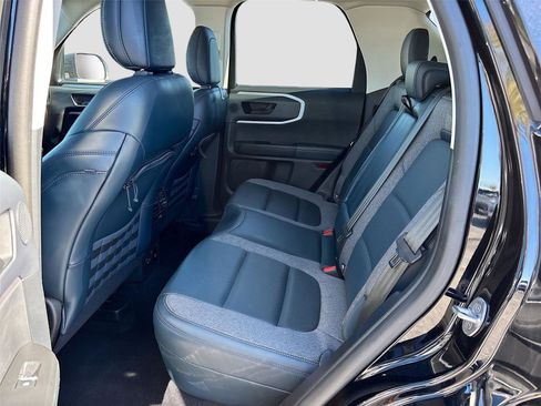 Used 2021 Ford Bronco Sport Outer Banks w/ Outer Banks Package (96D) image 29