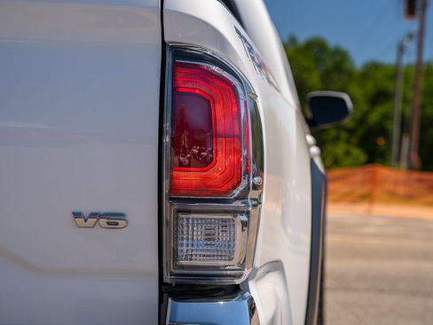 Used 2023 Toyota Tacoma TRD Off-Road AWD/4WD image 18
