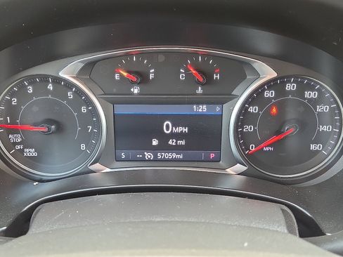 Used 2024 GMC Terrain SLT image 14