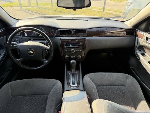 Used 2012 Chevrolet Impala LT w/ LT Sunroof Package FWD image 7