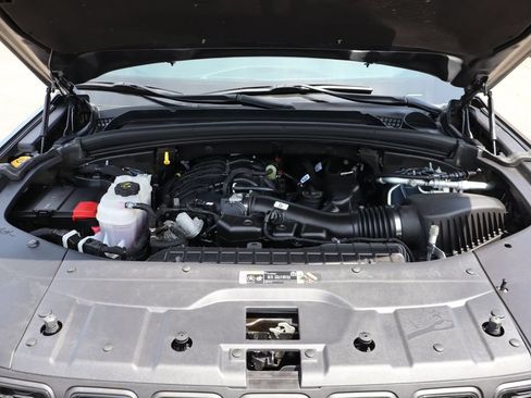 Used 2023 Jeep Grand Cherokee Altitude AWD/4WD image 44