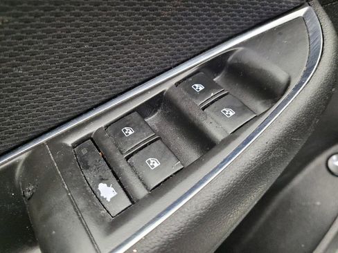 Used 2018 Chevrolet Cruze LS FWD image 27