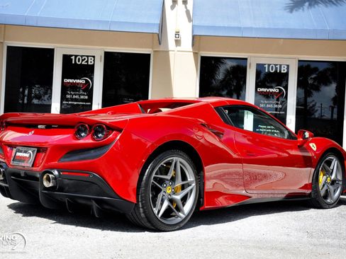 Used 2022 Ferrari F8 Tributo image 28