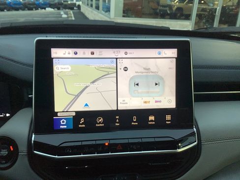 Certified 2024 Jeep Compass Limited w/ Elite Group image 12