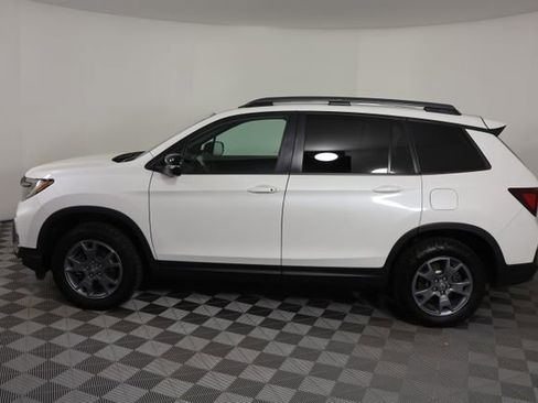 Used 2025 Honda Passport TrailSport image 5