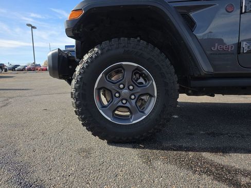 Used 2023 Jeep Gladiator Rubicon w/ Cold Weather Group image 37