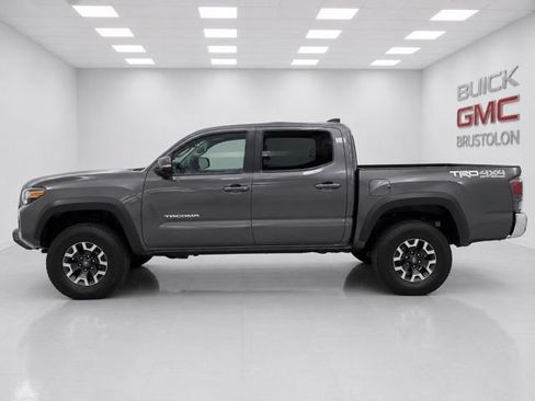 Used 2020 Toyota Tacoma TRD Off-Road AWD/4WD image 5