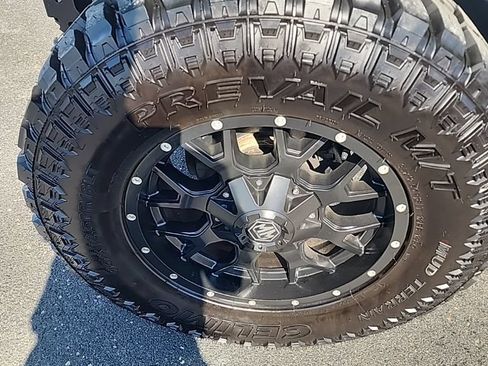 Used 2017 Jeep Wrangler Unlimited Sport w/ Quick Order Package 24S AWD/4WD image 4