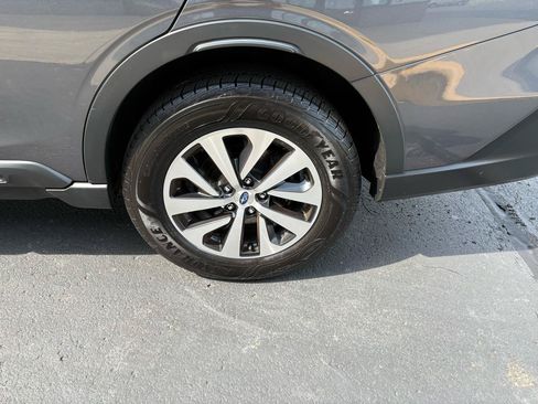 Used 2022 Subaru Outback Premium AWD/4WD image 9